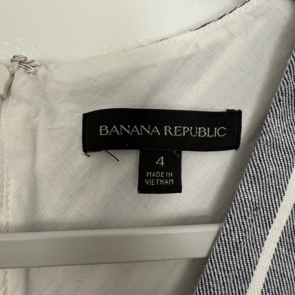 Banana Republic Gray and White Striped Midi Dress - Picture 2 of 7